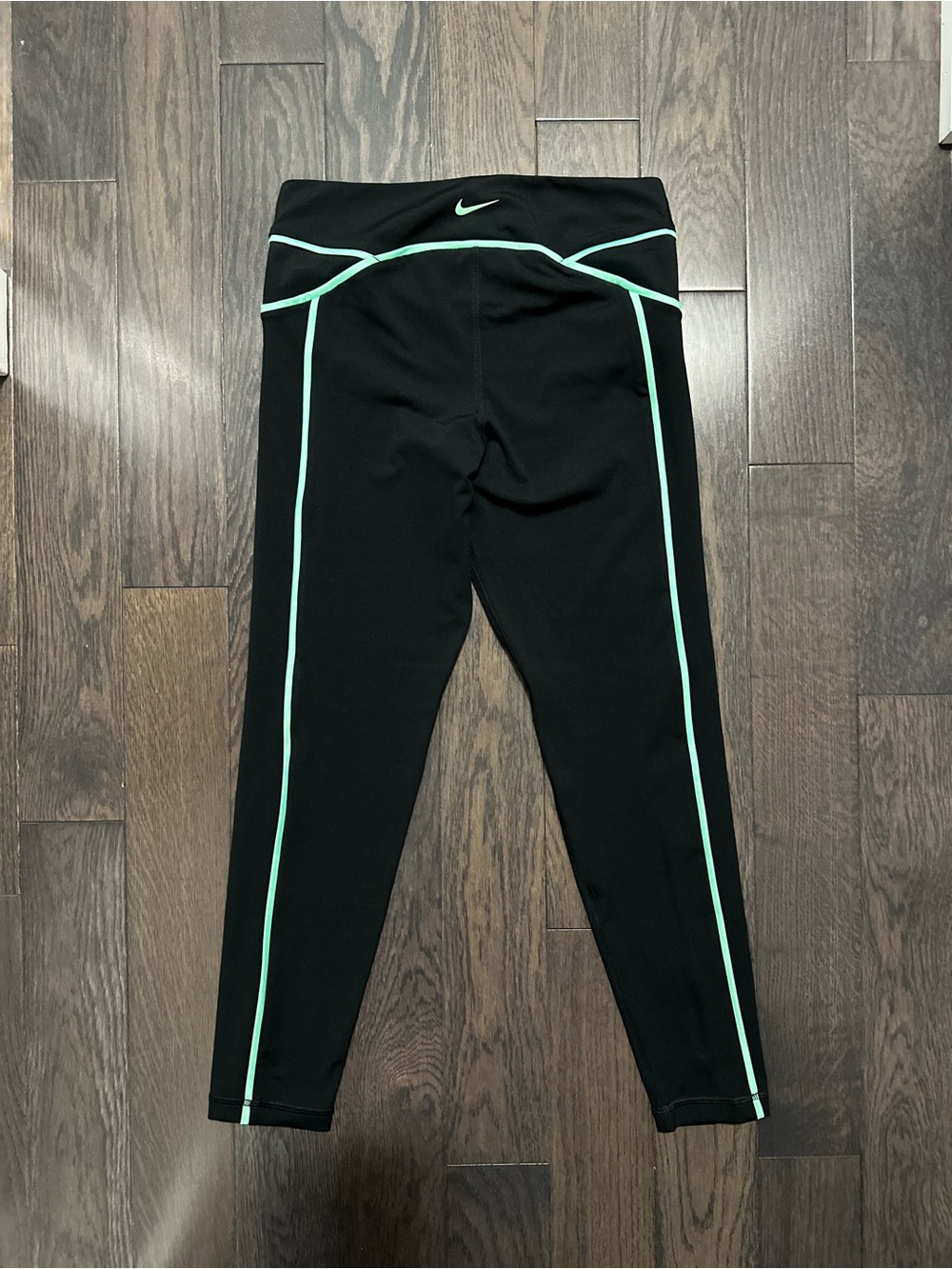 Nike Black Leggings with Mint Contrast Piping - Picture 4 of 4